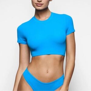 Skims fits everybody crop top